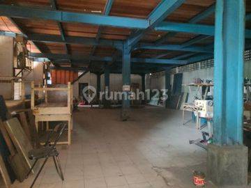 Disewakan Gudang 3500 m HGB Jakarta barat 400jt/th