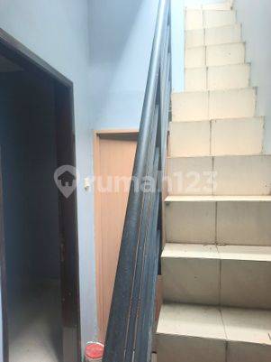 RUMAH SEWA MURAH..FULLY FURNISHED..Rumah modern minimalis,dalam cluster, one gate system , aman dan nyaman di jagakarsa jakarta selatan..
