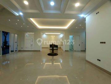 Rumah SHM di Pondok Indah, Jakarta Selatan