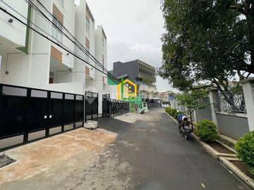 Andre Tjhia Meruya Rumah Uk 4x15.6 Bangunan 3 Lt Dkt Puri Indah