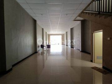 Ruko strategis tengah kota Ungaran dekat pintu tol ungaran disewakan di Diponegoro Ungaran barat kab Semarang