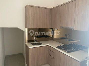 Rumah Metland Puri, Riviera, Uk 8x15, Shm, Hrg 3,7 M Nego