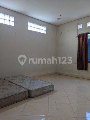 Dijual  Bangunan Toko dan Rumah Tinggal Sangat Ideal untuk Usaha di Cipamokolan, Ciwastra