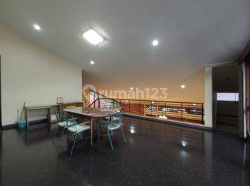 Disewakan Rumah/Tempat Usaha Ciumbuleuit Mainroad