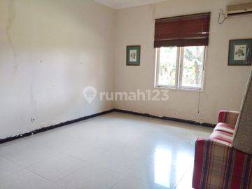 Villa Plus Sawah Jl. Raya Labuan SHM Kondisi Bagus
