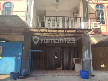 Dijual Murah Ruko 3 lantai  di Sei panas, Sei Panas