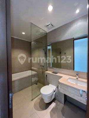 Apartemen Taman Anggrek Residense Tower B Uk 99m2 , Semi Furnish , Unit Baru , Jakarta Barat 