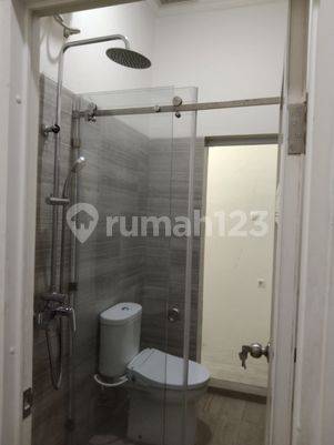 Rumah mewah di Jl.Baladewa Tanah tinggi Jakarta pusat akses jalan 2 mobil 2 Lantai