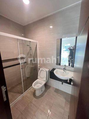Disewakan Rumah Golf Island Pik Hoek 10x15 Termurah 