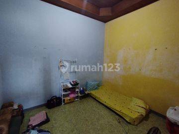 Rumah di Sekitar Jalan Urip Sumoharjo, Jalan Pampang, Dekat Kampus Umi Makassar, Makassar
