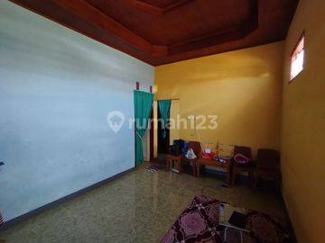 Rumah di Sekitar Jalan Urip Sumoharjo, Jalan Pampang, Dekat Kampus Umi Makassar, Makassar