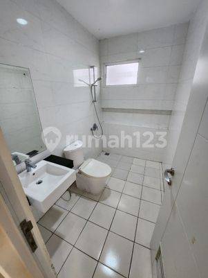 Rumah Bagus di Cluster Amerika Latin, Uk, 8x16m2, Shm, Glc.