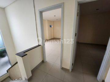 Rumah Bagus di Cluster Amerika Latin, Uk, 8x16m2, Shm, Glc.