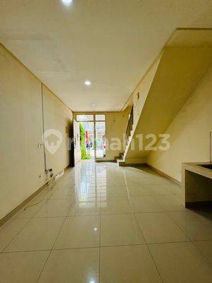 Rumah di Green Lake City, Cluster Amerika, Uk 4x15, 2 Lantai, SHM ...