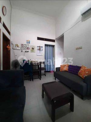 Di  Rumah Di Jati Bening