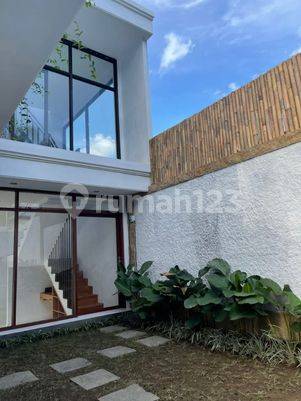 Villa Semi Furnished 3 Lantai di Cemagi Canggu
