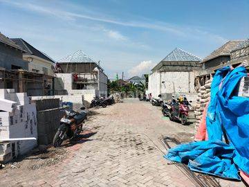 Rumah pinggir jl. Utama gasemsari raya Tlogomulyo semarang timur