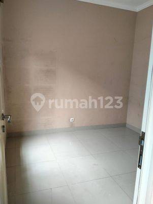 Di Jual Rumah di Taman Semanan Indah Jakarta Barat