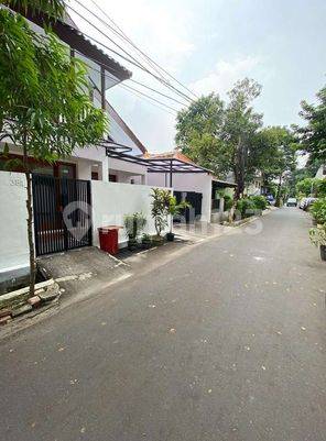 Dijual Cepat Rumah Cantik Lokasi Strategis Area Cempaka Putih
