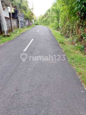 Tanah Langka Pinggir Jalan Dekat The Ungasan Resort