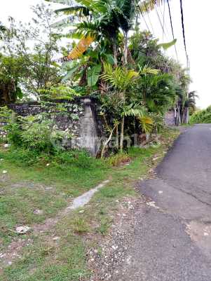 Tanah Langka Pinggir Jalan Dekat The Ungasan Resort