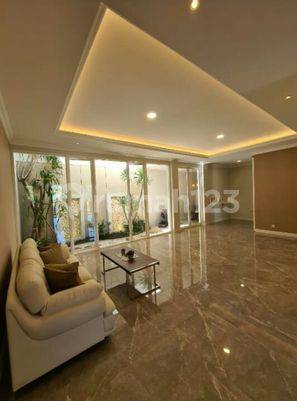 Rumah Pakuwon Indah- BARU - BONUS - SEMI Furnished Mewah
