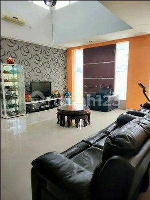 Dijual Rumah Mewah Ada Kolam Renang Pribadi Raffles Garden Citraland Surabaya Barat