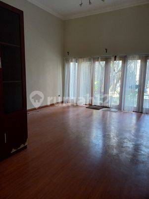 Dijual Rumah di Jl. Villa Golf 1 Malang