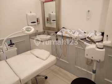 Klinik Kecantikan Lengkap Dengan Peralatan di Alam Sutera 