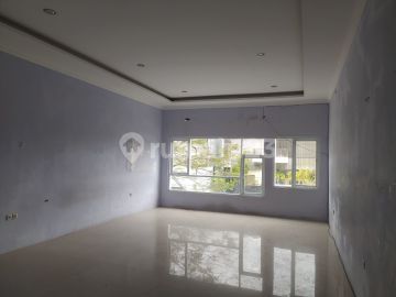 Ruko 3 Lantai Siap Pakai Disewakan di Area Perkantoran, Renon, Denpasar 