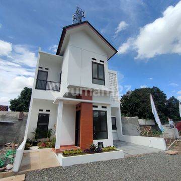 Rumah Premium 2 Lantai di Jatisari Bekasi Dekat dengan Tol