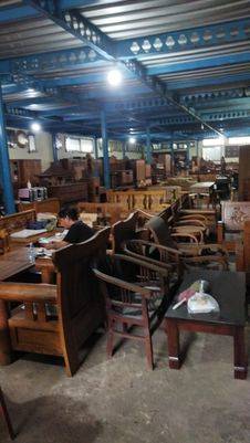 Gudang Ex Furniture Siap Pakai  2 Lt Di Kota Wisata