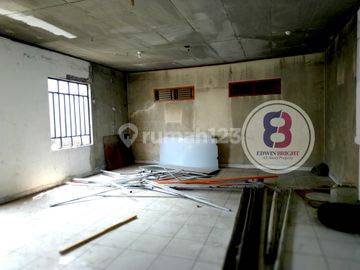 Dijual Ruang Usaha 837 m SHM di Cipadu Tangerang Selatan