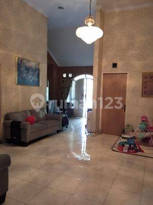RUMAH DI JUAL DI TAMAN ROYAL,TANGERANG