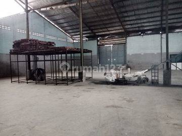Gudang Besar di Cibolerang dekat akses Tol Kopo dan Paskirkoja 
