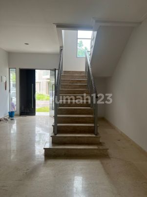 Disewakan rumah golf island 8x15 brand new! Siap huni!