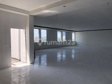 Kantor di Gunung Sahari 1145 m 5 lantai parkiran luas Bagus