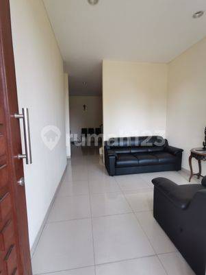 Rumah di Suvarna Sutera,luas 9x20m2, Hadap Timur, Shm, 2m Nego