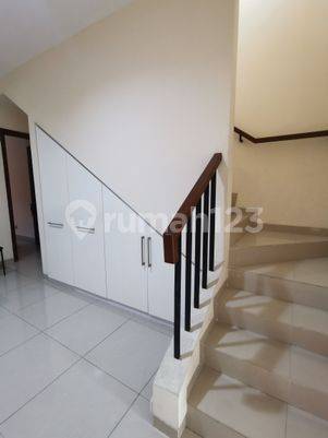 Rumah di Suvarna Sutera,luas 9x20m2, Hadap Timur, Shm, 2m Nego