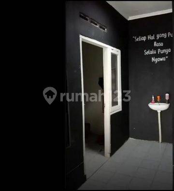 Ruko depan kampus di Tanggerang