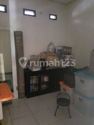 Rumah 2 lantai Taman royal 1 cipondoh tangerang