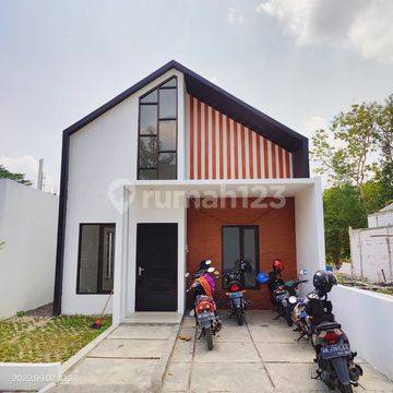 Rumah Baru Tipe Scandinavian Minimalis Modern Dekat Umy