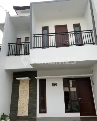 Disewakan Rumah 2 Lantai di Puri Madani Residence, Pondok Cabe
