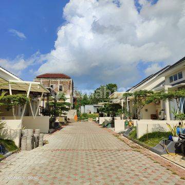 Rumah Baru Modern SHM Dekat Kampus Umy 