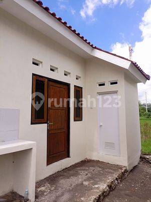 Rumah subsidi spek komirsil kokoh alus acian ny