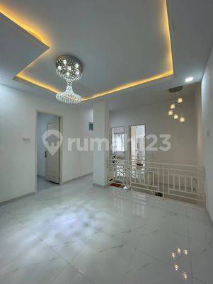   DISEWA RUMAH MEWAH 2 LANTAI DI DEKAT KEPRI MALL