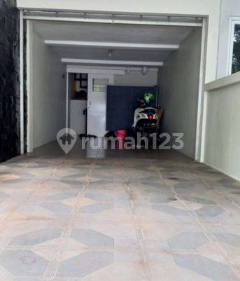 DIJUALbEXCLUSIVE RESIDENCE, 2 lantai, sudah Renovasi, CIBUBUR 