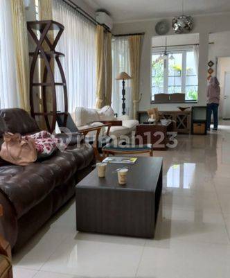 DIJUALbEXCLUSIVE RESIDENCE, 2 lantai, sudah Renovasi, CIBUBUR 