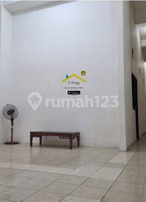 Disewa Rumah di Dr Susilo, Grogol, Lt.5x25, 3 Lantai, Kt.7, Jakarta Barat