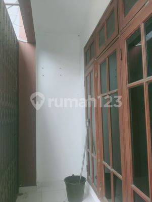 Disewakan Ruko Lantai Di Harapan Indah Bekasi Cocok Buat Kantor